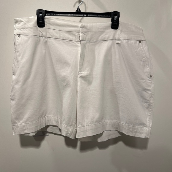 Westport 1962 Pants - Classic White Women's Shorts